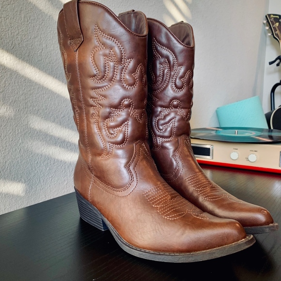(‼️SOLD‼️) Brown Cowboy Boots by Madden Girl, 8.0 - Picture 2 of 7